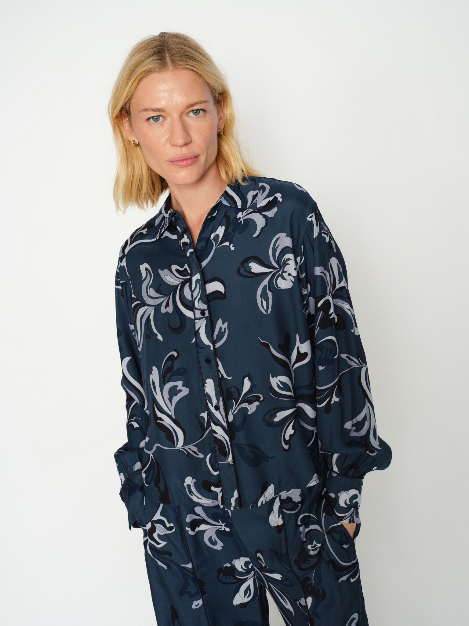 Modelshot / Ensign Blue / Detail